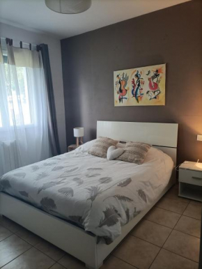 Chambre calme dans une maison à la campagne